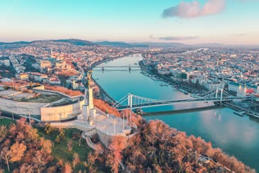 Descubra Budapeste em uma visita guiada com um local